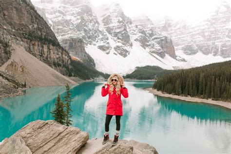 Moraine Lake Photography Tips - When & Where to Visit! - Pursuing Pretty