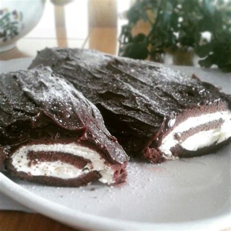 Christmas chocolate log. Mary Berry recipe. | Berries recipes, Mary berry recipe, Christmas food