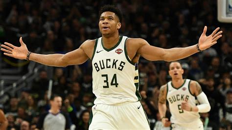 Giannis Antetokounmpo Exits Against Rockets With Right Ankle Sprain