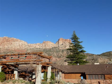Driftwood Lodge - Springdale, Utah - great romantic lodging with killer views. Utah Road Trip ...