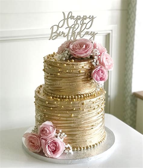 Gold cake | Golden birthday cakes, Elegant birthday cakes, 60th birthday cakes