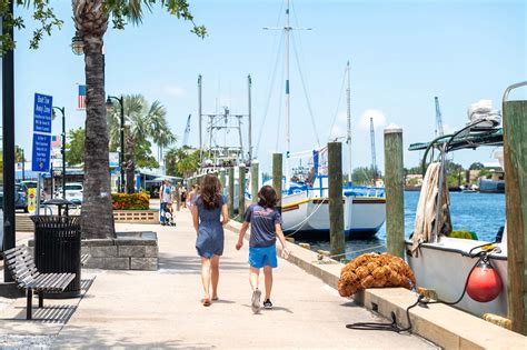 Are There Beaches in Tarpon Springs, Florida?