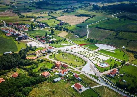 Kompleksin Memorial ‘Adem Jashari’ e vizituan mbi 12 milionë vizitorë ...