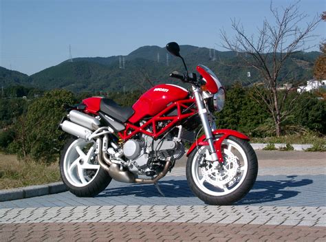 File:Ducati Monster S2R 2006.jpg - Wikimedia Commons