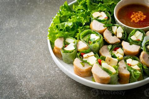 Vietnamese meatball wrap or Vietnamese salad roll or Namnueng or Nem ...