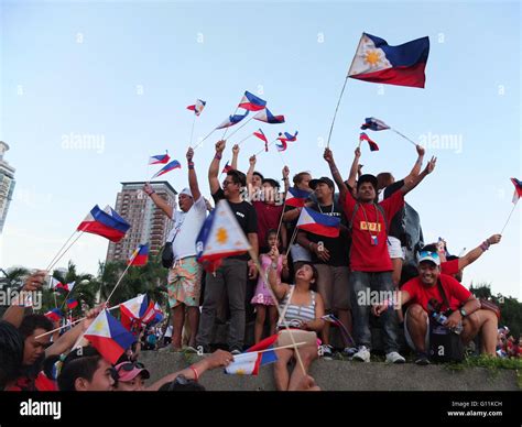 Manila, Philippines. 07th May, 2016. Filipinos waving their flags during Duterte's Miting de ...