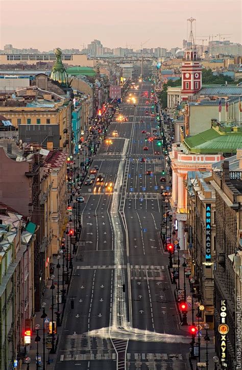 Nevsky Prospekt, St. Petersburg: Oh, what a place! St Pétersbourg Rússie, Places To See, Places ...