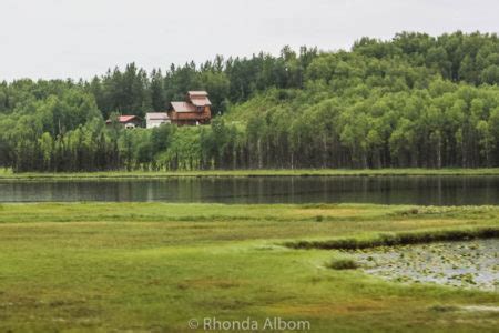 Alaska Train from Denali to Anchorage: Is Goldstar Worth the Extra Cost?