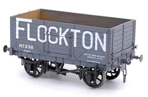 model 7-plank wagon | Science Museum Group Collection