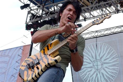 Watch George Lynch Play “Mr. Scary” at Dokken’s Only U.S. Reunion Show ...