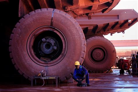 Anglo American names new bosses for bulk commodities unit, Kumba Iron ...