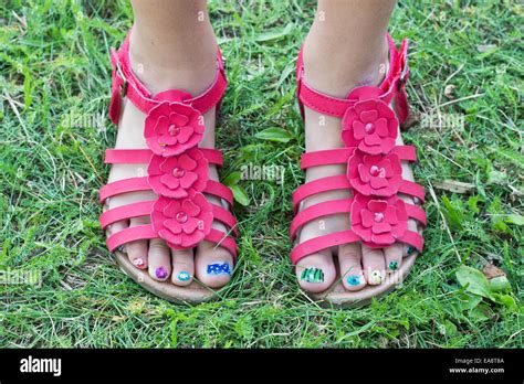 Little Girls Barefoot Sandals