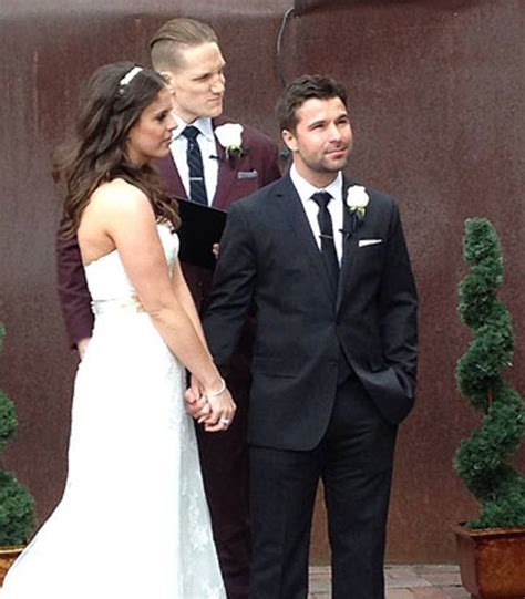 A.J. Hawk presides over Green Bay Packers athletic trainer's wedding - Sports Illustrated