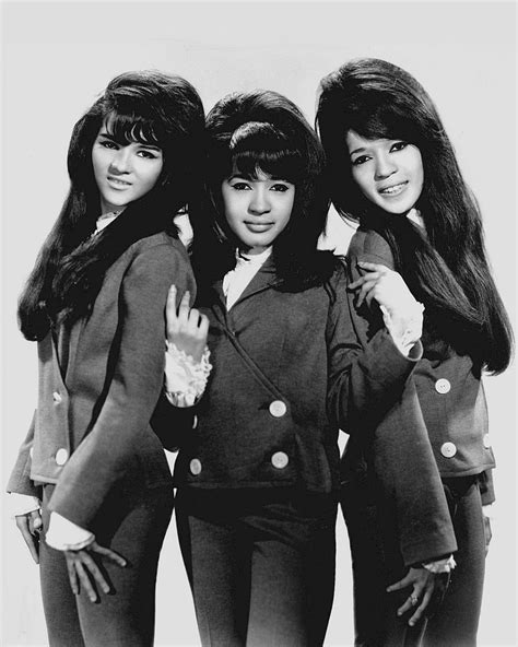 My favorite 1960s girl group, the Ronnettes. | The ronettes, Ronnie spector, Girl group