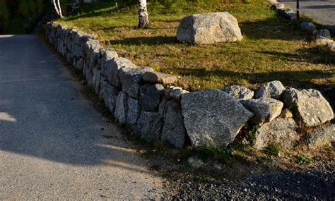 Boulder Retaining Wall: Things You Should Know