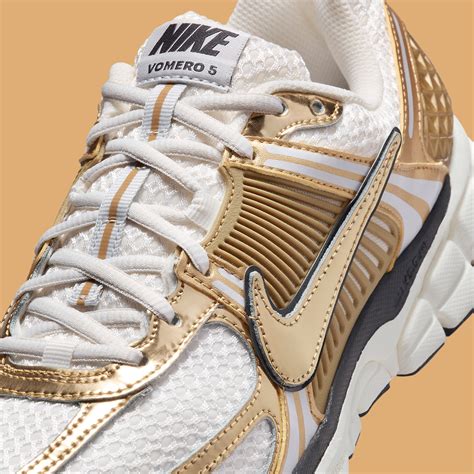 Nike Zoom Vomero 5 "Metallic Gold" | SneakerNews.com