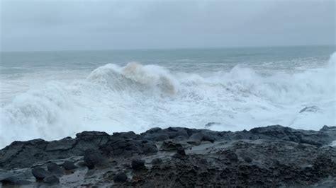 Sneaker Wave and High Surf Photos