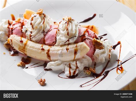 Banana Split Ice Cream Image & Photo (Free Trial) | Bigstock