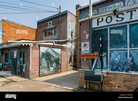 Historic Lacombe 1890 - 1910, Back alley heritage murals by artist Tim ...