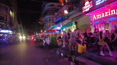 Nightlife Scene In Cambodia - Phnom Penh Night Tour - YouTube