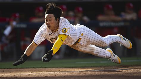 Padres reportedly open to trading Ha-Seong Kim; should Red Sox have ...