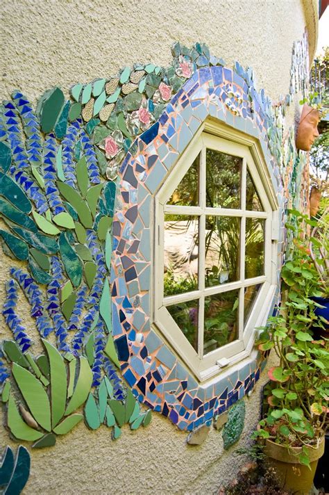 47 Best DIY Garden Mosaic Ideas (Designs and Decorations) for 2021