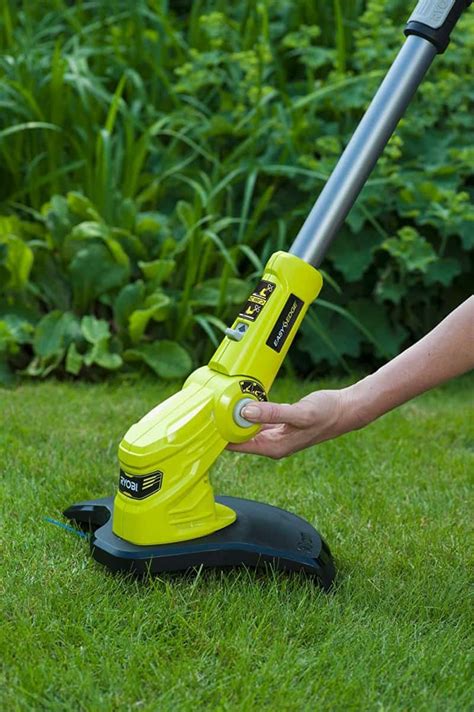 Best Cordless Grass Trimmers Reviews 2021 UK | Easy Lawn Mowing