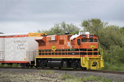 Low-Emission Locomotives Enter Service on California Northern Railroad