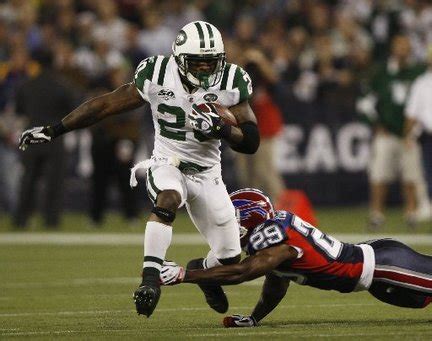 NY Jets running back Thomas Jones eclipses 1,000-yard mark in 19-13 victory over Buffalo Bills ...