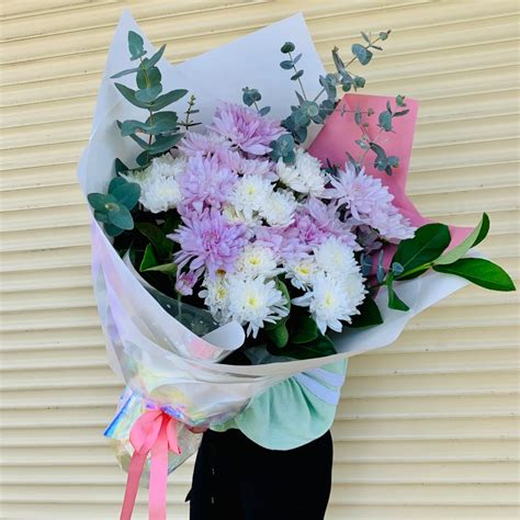 Gift a Chrysanthemum Bouquet to your mother for Mother’s Day