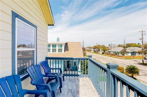 Luxury vacation home w/ balcony, near Seawall Beach UPDATED 2020 - TripAdvisor - Galveston ...