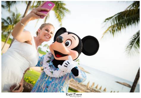 Paradise Cove + Disney Aulani Hawaii Wedding by RIGHT FRAME PHOTOGRAPHY