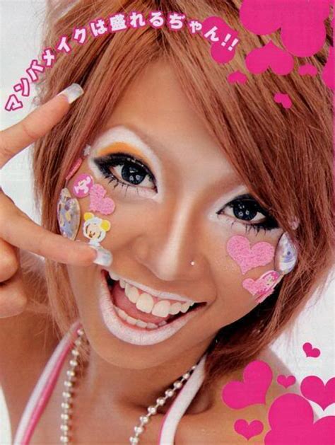 All about beauty: Harajuku "Ganguro" style