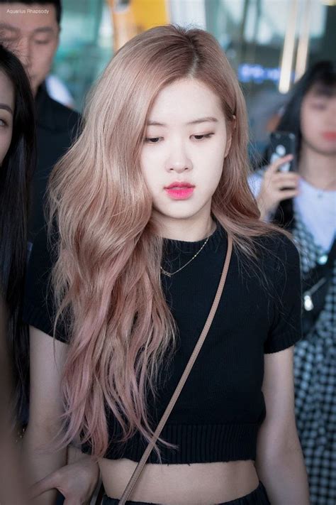 Fans Pertanyakan Rambut Rose BLACKPINK Hampir Selalu Diurai, Ini Alasannya