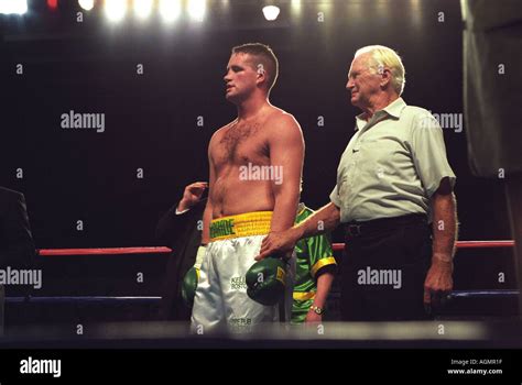 Irish heavyweight boxer kevin mcbride hi-res stock photography and ...