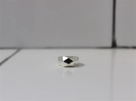 Little Finger Signet Ring - Etsy