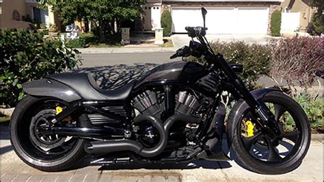 Harley Davidson custom V Rod muscle edition - YouTube