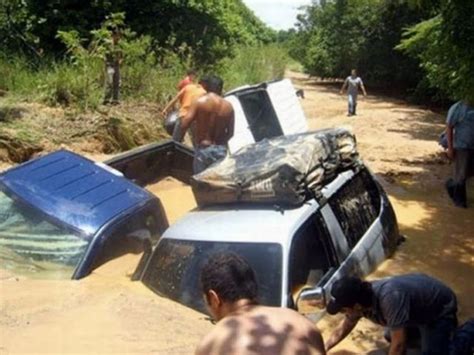 Weird Car Crashes (34 pics) - Izismile.com