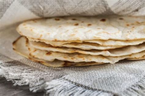 Unleavened bread: the yeast-free bread recipe typical of the Jewish ...