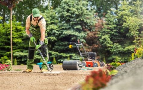 Uses for Landscape Rake: Tips and Tricks - GFL Outdoors