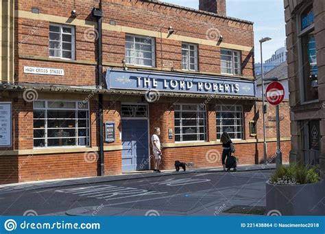 The Lord Roberts Pub in Nottingham. Editorial Stock Image - Image of nottingham, chatting: 221438864