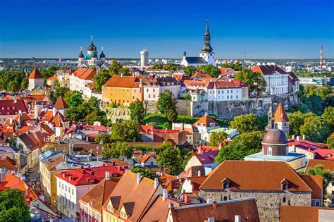 tallinn, estonia, old town skyline of toompea hill. - Atterrir.com