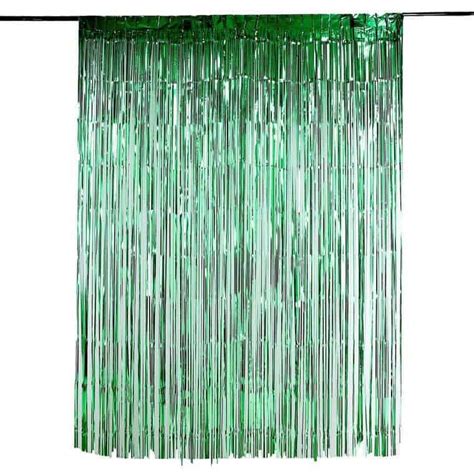 Green Streamer Backdrop | EnFete