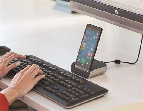 In-depth with the HP Elite x3 Desk Dock and Lap Dock accessories ...