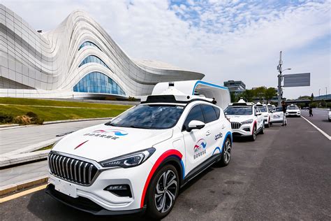 百度、红旗推自动驾驶出租车Robotaxi长沙首秀 乘客：这车“驾驶”技术比我好_凤凰网