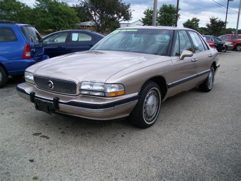 1995 Buick LeSabre Custom for Sale in McHenry, Illinois Classified | AmericanListed.com