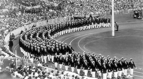 The Melbourne Cricket Ground that held the 1956 Olympic Games | 1956 ...