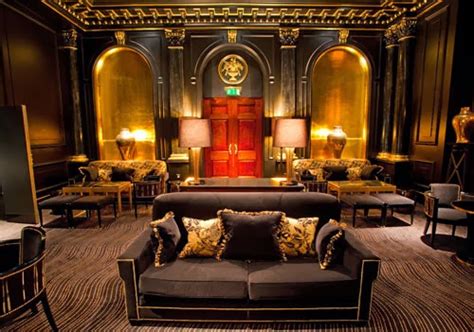 Beaufort Bar in The Savoy Hotel | Britain Visitor Blog