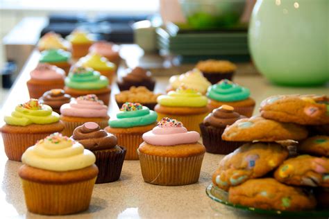 Gov. Snyder Signs Bill To Bring Back School Bake Sales | WEMU