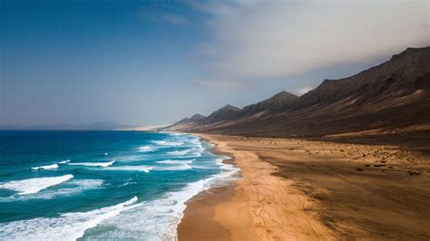 Surfing in Fuerteventura? When and where?